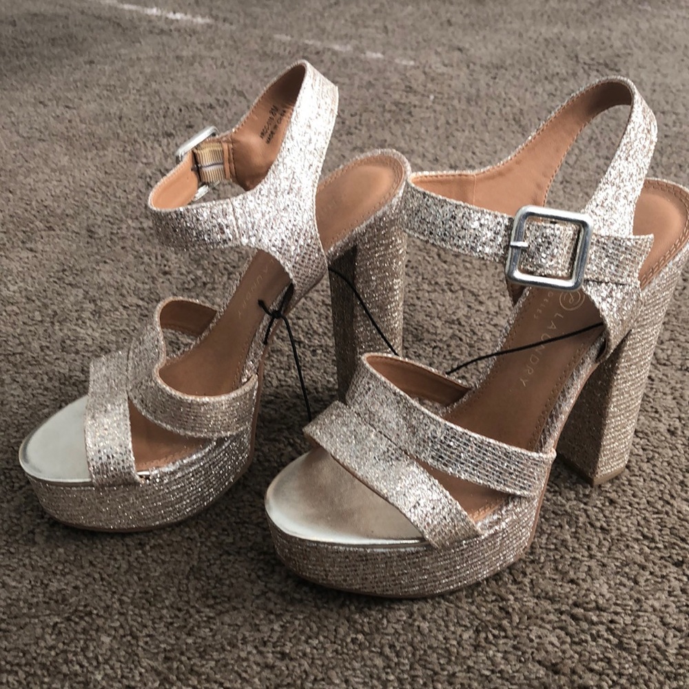 Gold glitter pumps